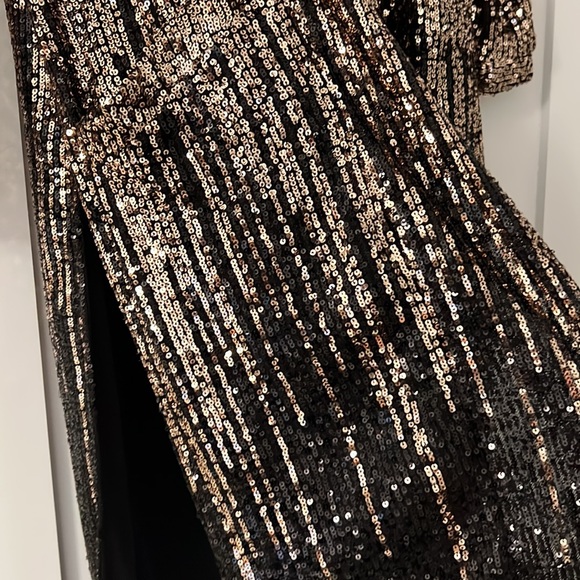 Amazing sequin duster! - Picture 4 of 4